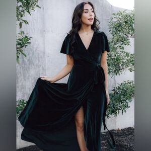 Baltic Born Andi ribbed velvet wrap bridesmaid dress size medium. NW/OT